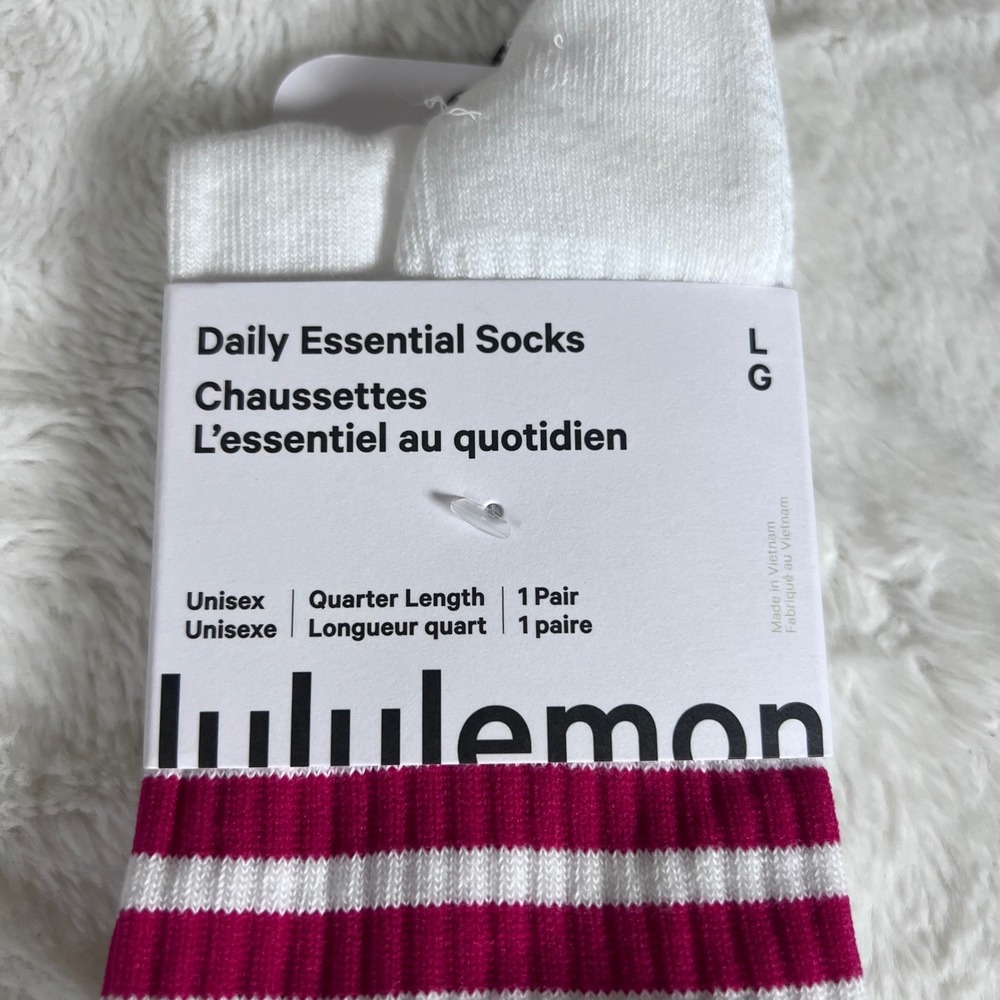 Lululemon Daily Essential Socks Unisex Quarter Length White Magenta Pink Large‎